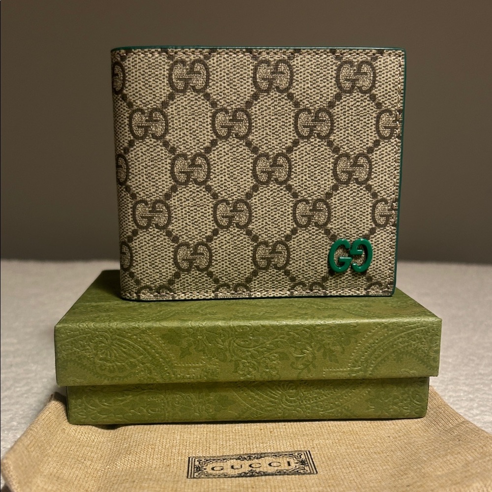 *NWT* Gucci Beige and Green GG Pattern Wallet